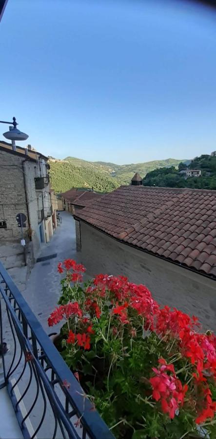Il Gelsomino Bed and Breakfast Castelmezzano Eksteriør billede